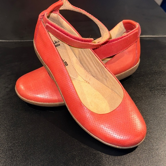 NWOB Clarks Red Flats with Ankle Strap - Picture 1 of 8